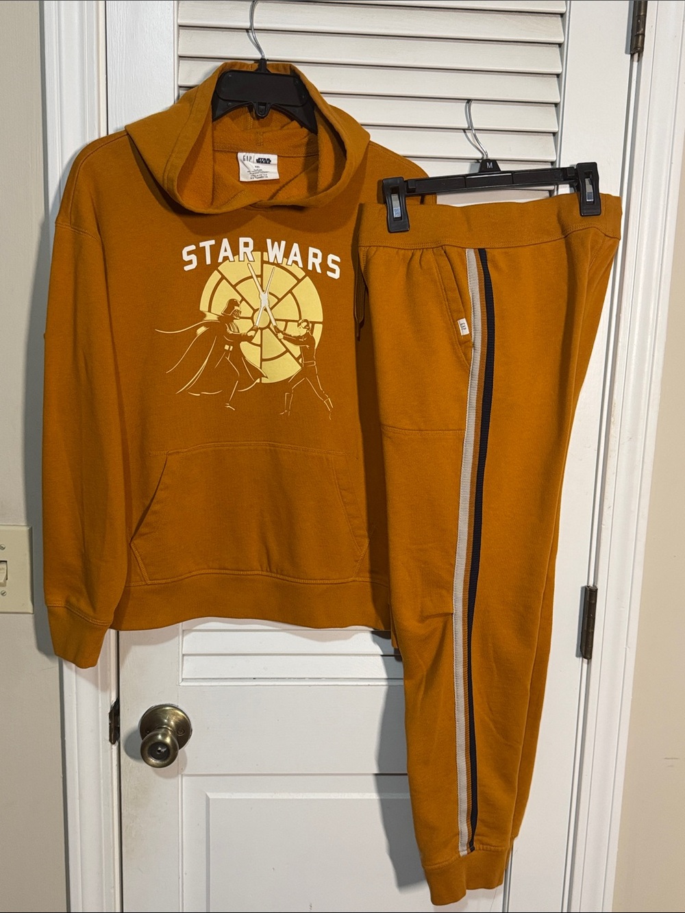 GAP Star Wars Golden Yellow Graphic Pullover Limited Edition Like New.